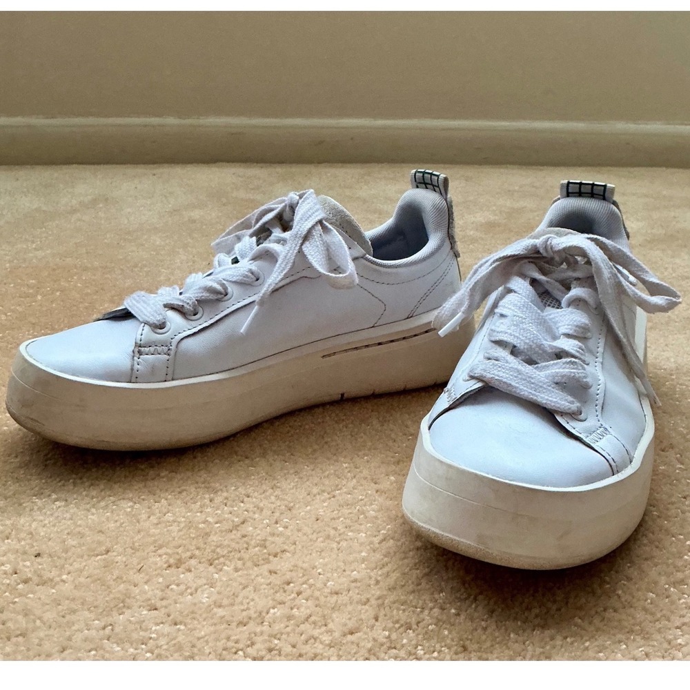 Lacoste‎ Women's Carnaby Platform Sneakers White Leather Designer Style Sz 8